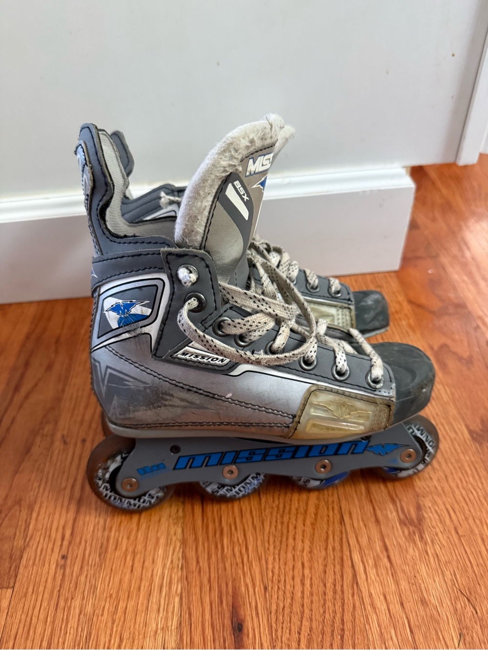 MISSION BSX INLINE HOCKEY SKATES ROLLER HOCKEY SIZE 1E